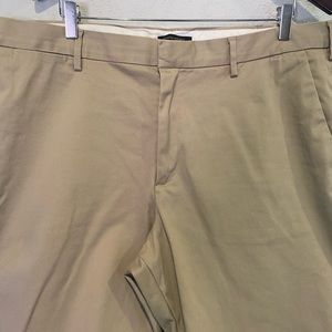 Banana Republic Tapered Rapid Movement Chino 42/34